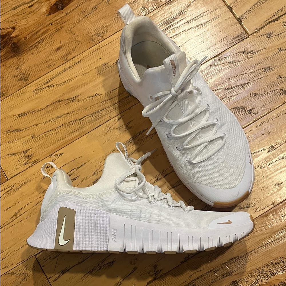 Nike Free Metcon 6
Men's Workout Shoes - size 11